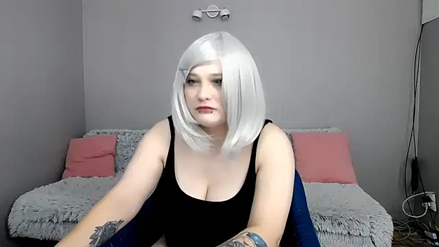 Estheri online show from 10-01-25, 05:56