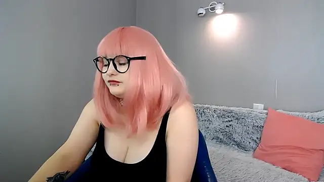 Estheri online show from 03-21-25, 07:22