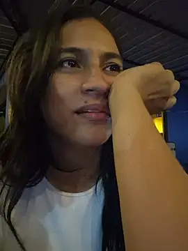 Snapshot of DAELAA chatting on 02-25-25, 04:03 DAELAA online show from 02-25-25, 04:03