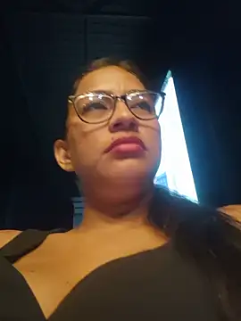 Snapshot of DAELAA chatting on 03-01-25, 04:04 DAELAA online show from 03-01-25, 04:04
