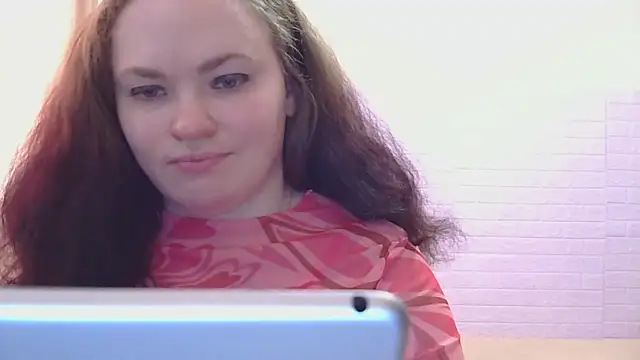 Snapshot of AliceForLoveOh chatting on 05-18-26, 04:40 AliceForLoveOh online show from 05-18-26, 04:40