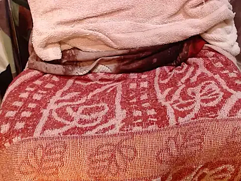 Snapshot of tshugecumxxx chatting on 03-29-26, 07:32 tshugecumxxx online show from 03-29-26, 07:32