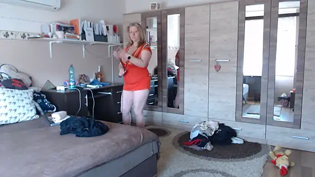 Elza01 online show from 04-12-26, 06:27