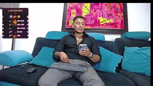 Snapshot of WillSandler chatting on 04-23-26, 08:32 WillSandler online show from 04-23-26, 08:32