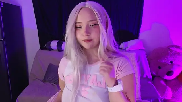 KuroChan420 online show from 03-13-25, 03:44