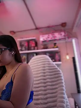 Zoe Bae online show from 04-12-26, 10:24