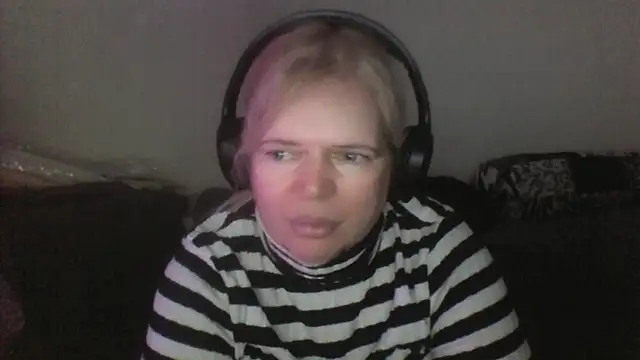 Snapshot of vaneza02 chatting on 04-23-26, 06:42 vaneza02 online show from 04-23-26, 06:42