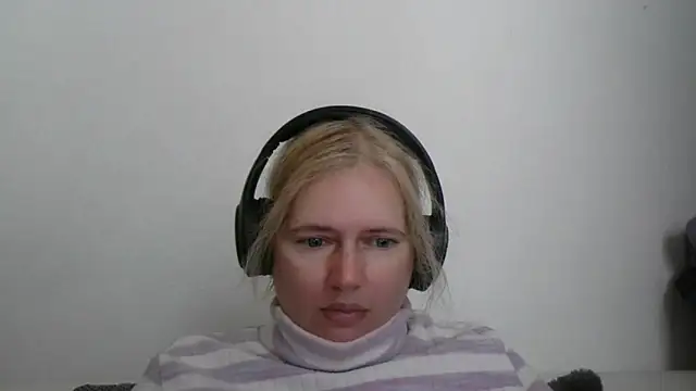 vaneza02 online show from 04-19-26, 04:19