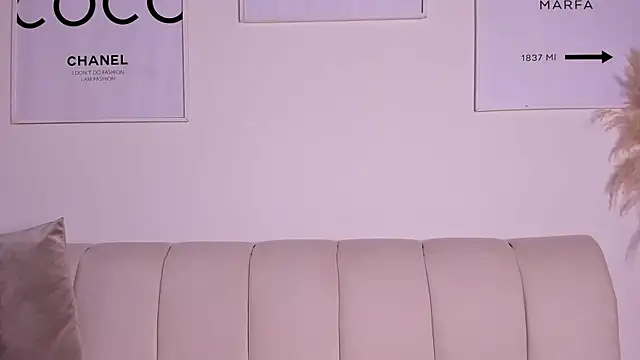 Snapshot of Emma_jonness chatting on 03-08-25, 10:13 Emma jonness online show from 03-08-25, 10:13