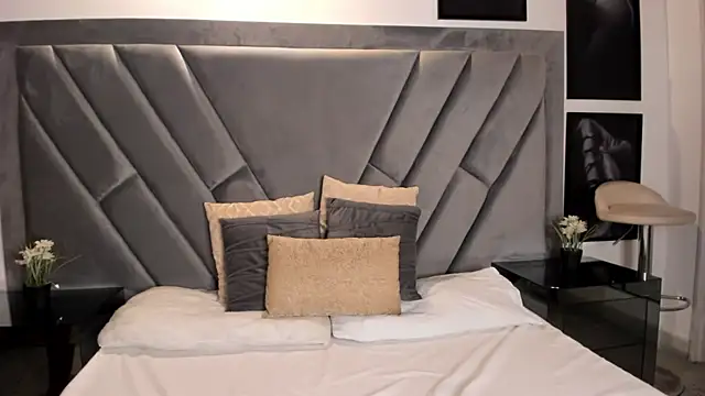 Emma jonness online show from 01-13-26, 06:01