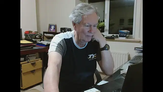 Snapshot of alan_inlondon chatting on 02-15-26, 10:52 alan inlondon online show from 02-15-26, 10:52