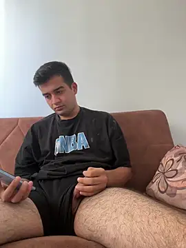 Snapshot of Ffhdr chatting on 10-13-25, 12:18 Ffhdr online show from 10-13-25, 12:18