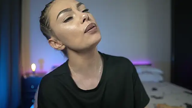 TiffanyPierce online show from 02-04-26, 09:10