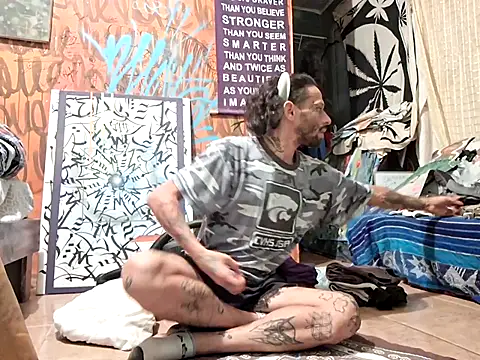 Snapshot of Toycockhot chatting on 11-20-25, 01:50 Toycockhot online show from 11-20-25, 01:50