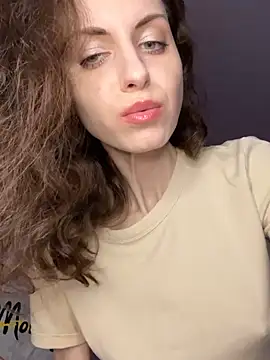 Snapshot of MissAnuta chatting on 07-18-26, 12:08 MissAnuta online show from 07-18-26, 12:08