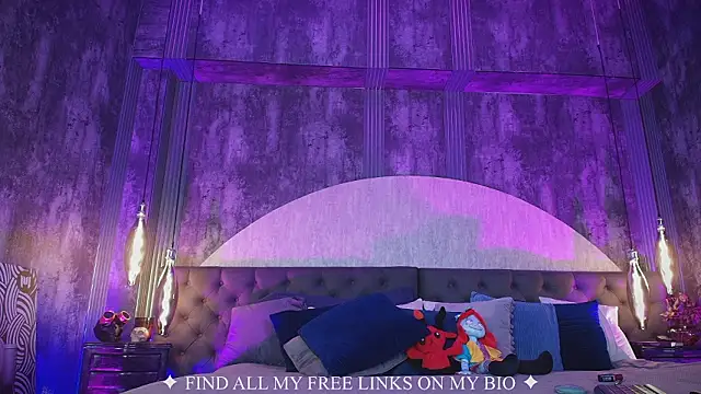 Charlotte Germanotta  online show from 02-19-26, 07:22