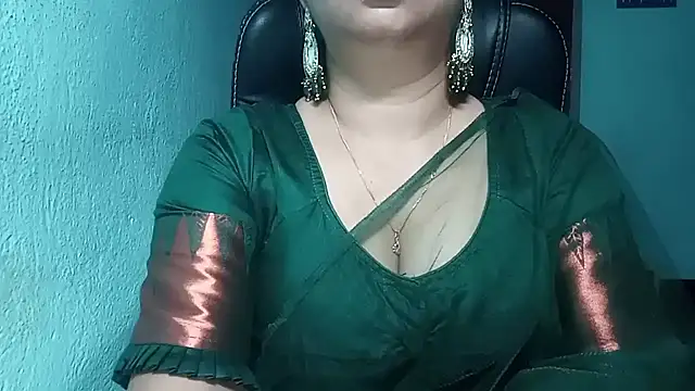 Snapshot of YourModhu chatting on 09-09-25, 05:33 YourModhu online show from 09-09-25, 05:33