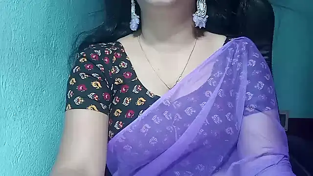 Snapshot of YourModhu chatting on 12-07-24, 06:21 YourModhu online show from 12-07-24, 06:21