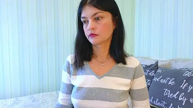 Snapshot of _Lily_ chatting on 11-10-25, 07:24 Lily online show from 11-10-25, 07:24