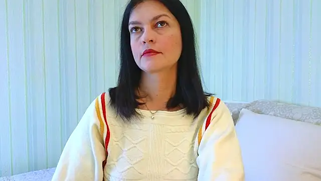 Snapshot of _Lily_ chatting on 12-03-25, 08:03 Lily online show from 12-03-25, 08:03