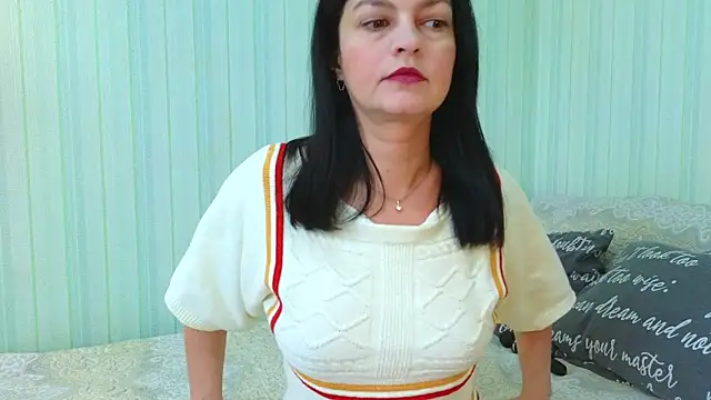 Snapshot of _Lily_ chatting on 03-04-26, 08:33 Lily online show from 03-04-26, 08:33