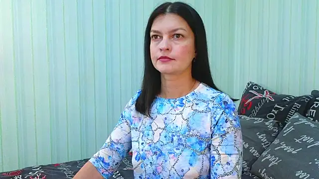 Snapshot of _Lily_ chatting on 02-07-26, 12:24 Lily online show from 02-07-26, 12:24