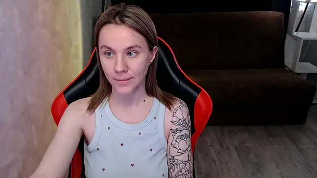 Snapshot of Mila_Jon chatting on 11-27-25, 05:02 Mila Jon online show from 11-27-25, 05:02