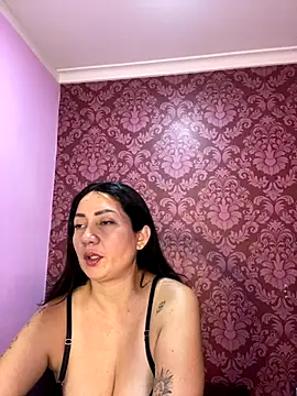 juliana diaz online show from 11-04-25, 11:25