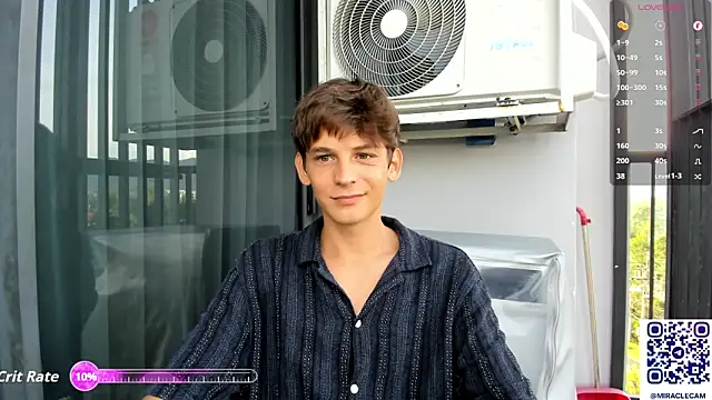 Snapshot of MiracleCam chatting on 10-17-25, 12:14 MiracleCam online show from 10-17-25, 12:14