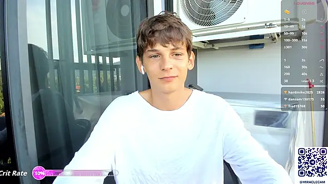 Snapshot of MiracleCam chatting on 10-16-25, 12:52 MiracleCam online show from 10-16-25, 12:52