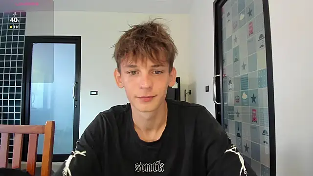 Snapshot of MiracleCam chatting on 12-21-25, 12:57 MiracleCam online show from 12-21-25, 12:57