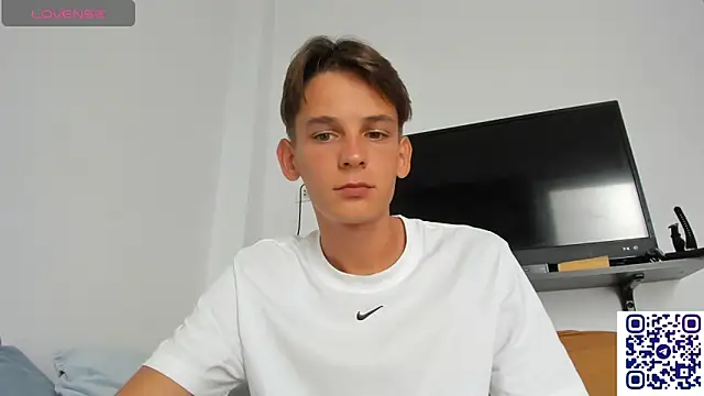 Snapshot of MiracleCam chatting on 02-07-26, 07:27 MiracleCam online show from 02-07-26, 07:27