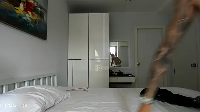 Snapshot of MiracleCam chatting on 11-07-25, 03:44 MiracleCam online show from 11-07-25, 03:44