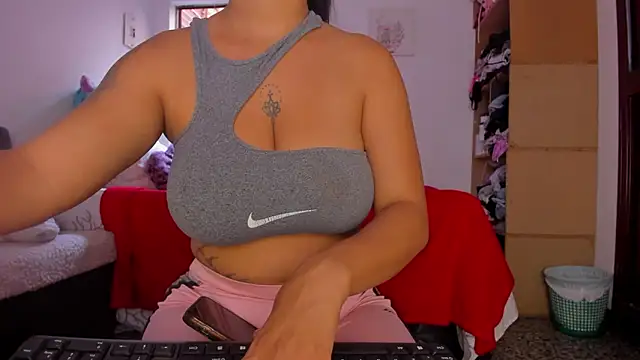 AlondraDiossa03 online show from 03-11-26, 06:46