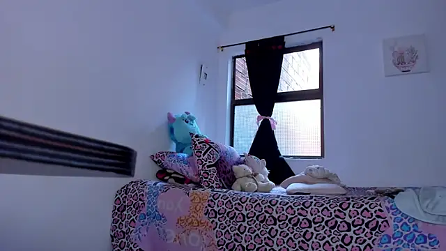 AlondraDiossa03 online show from 10-19-25, 07:05