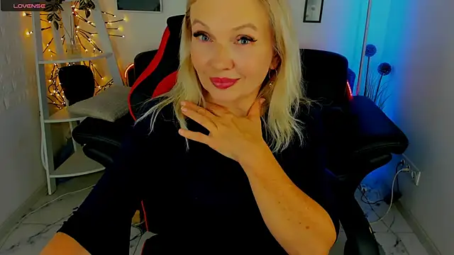 Abby Moore  online show from 03-02-25, 02:04