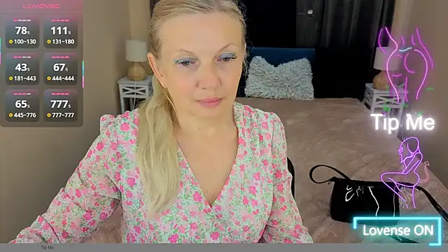 Snapshot of Abby_Moore_ chatting on 06-19-26, 06:41 Abby Moore online show from 06-19-26, 06:41