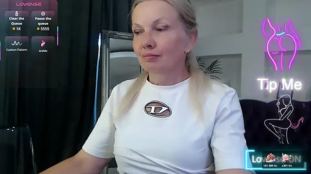 Snapshot of Abby_Moore_ chatting on 07-29-26, 06:34 Abby Moore online show from 07-29-26, 06:34