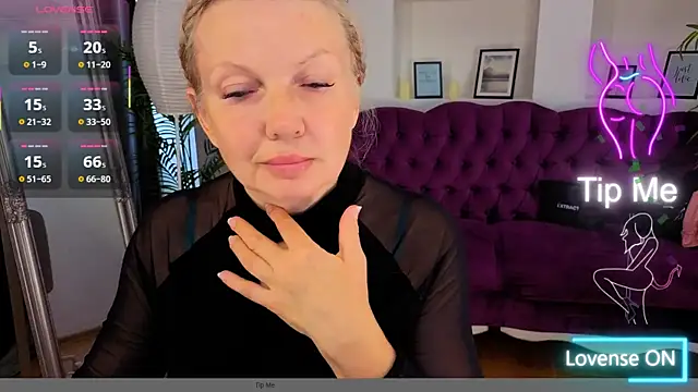 Snapshot of Abby_Moore_ chatting on 06-04-26, 12:32 Abby Moore online show from 06-04-26, 12:32