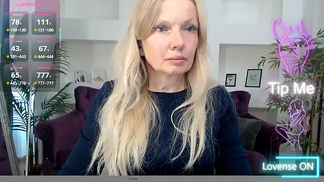 Snapshot of Abby_Moore_ chatting on 06-11-26, 06:43 Abby Moore online show from 06-11-26, 06:43