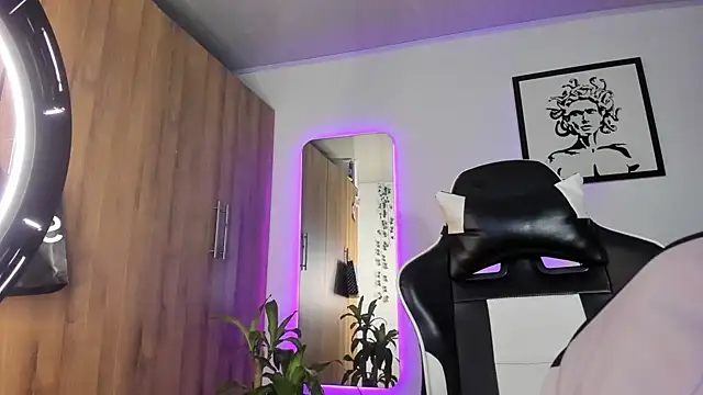Snapshot of AlanNaughty chatting on 06-30-26, 10:21 AlanNaughty online show from 06-30-26, 10:21