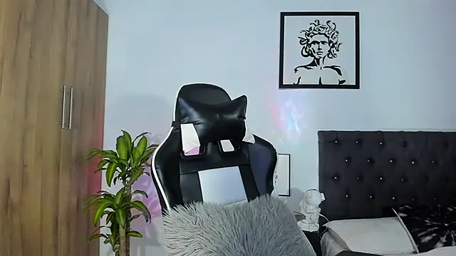 AlanNaughty online show from 11-19-25, 01:38