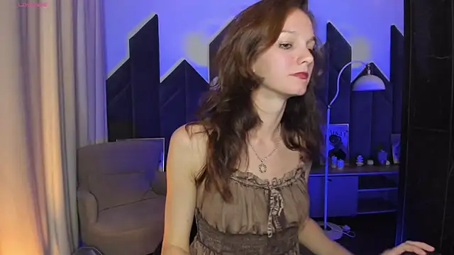 Snapshot of MirandaGlow chatting on 08-01-26, 05:49 MirandaGlow online show from 08-01-26, 05:49