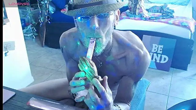 Snapshot of mycock2474u chatting on 03-17-25, 04:43 mycock2474u online show from 03-17-25, 04:43