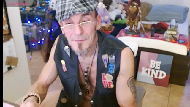 Snapshot of mycock2474u chatting on 03-17-25, 07:35 mycock2474u online show from 03-17-25, 07:35