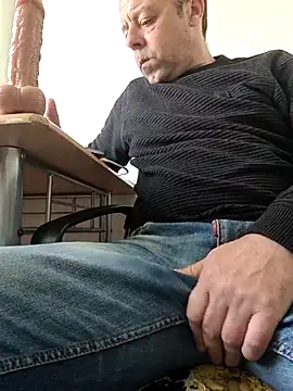 Snapshot of david_geam chatting on 04-24-26, 05:53 david geam online show from 04-24-26, 05:53