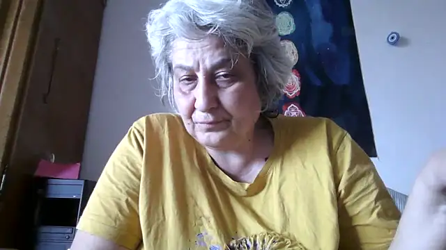 Snapshot of ExquisiteMature chatting on 04-24-26, 09:55 ExquisiteMature online show from 04-24-26, 09:55