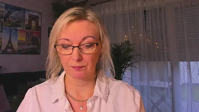 vanessa chat online show from 12-21-25, 02:19