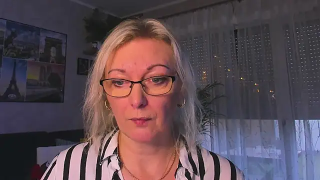 vanessa chat online show from 12-17-25, 02:22