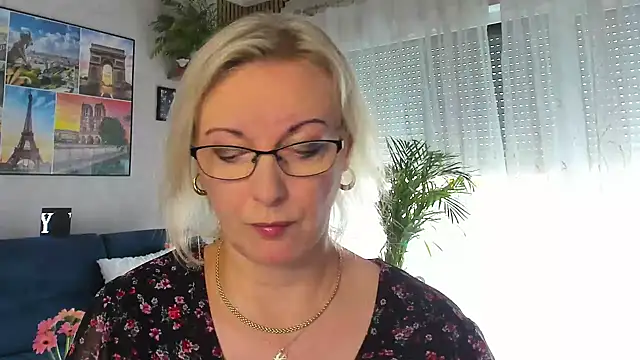 vanessa chat online show from 05-20-26, 01:19
